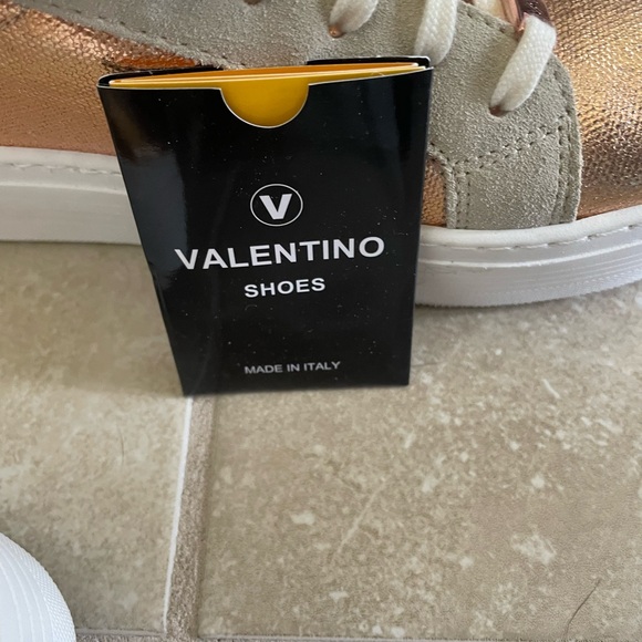 Valentino NWT Metalic Rose Gold Sneakers Size 7 - Picture 12 of 15